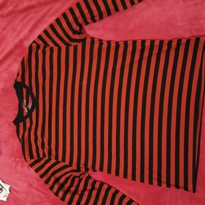 Hot Topic Long Sleeve Shirt